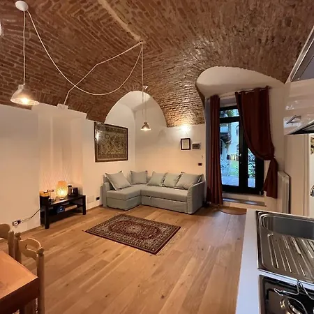 Апартаменты The Brick - Host By Traveller's Nest *