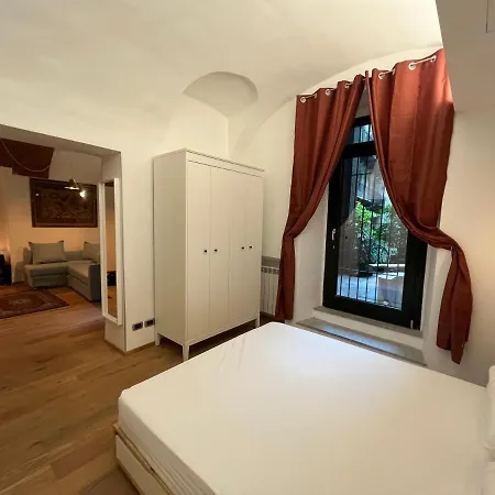 The Brick - Host By Traveller's Nest